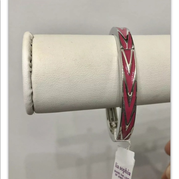 Lia Sophia Fuchsia Silver Tone Chevron Bangle Stretch Women’s bracelet - Picture 6 of 9
